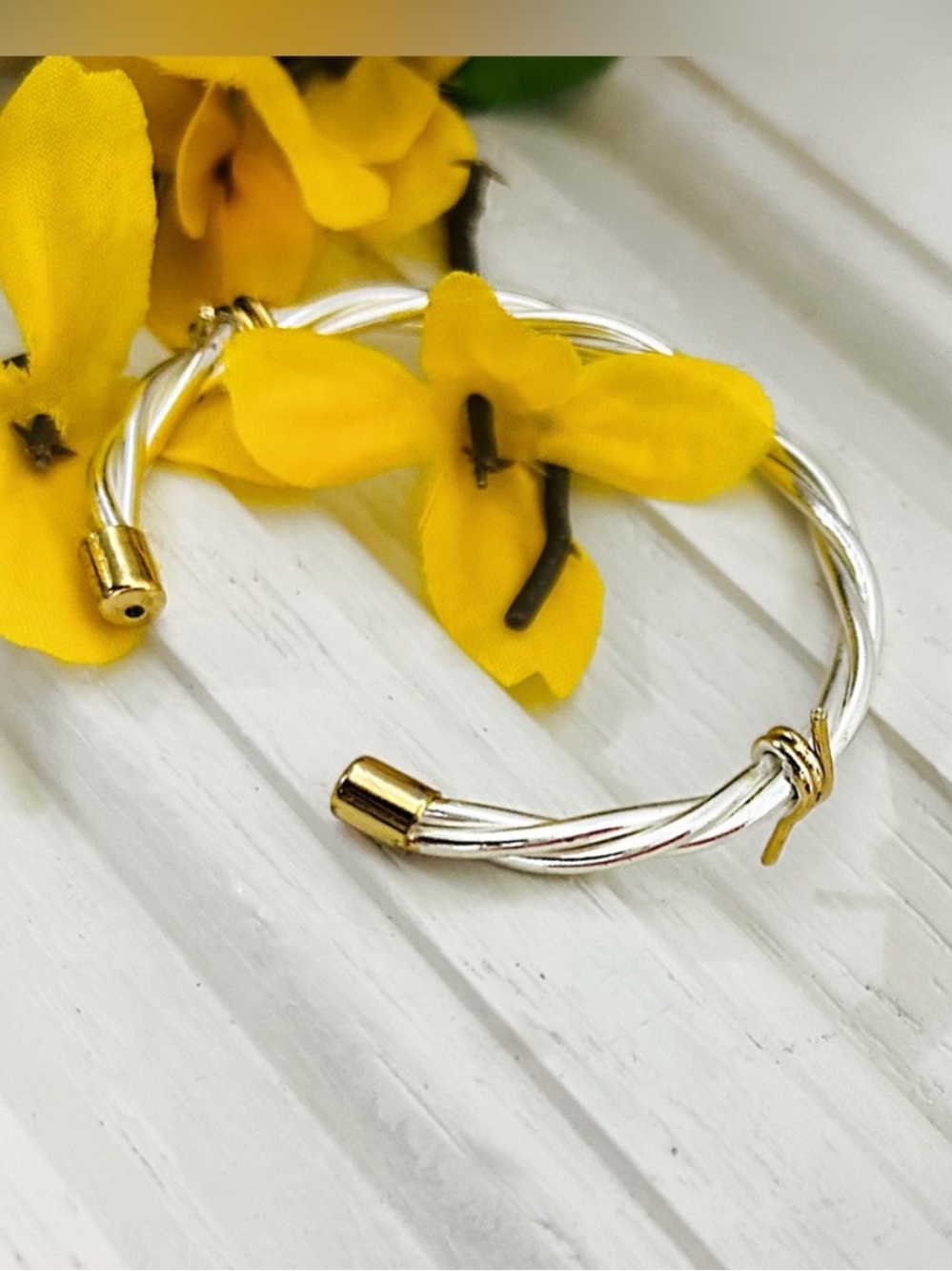 Elegant Two-Tone Twisted Cable Cuff Bracelet - Silver and Gold